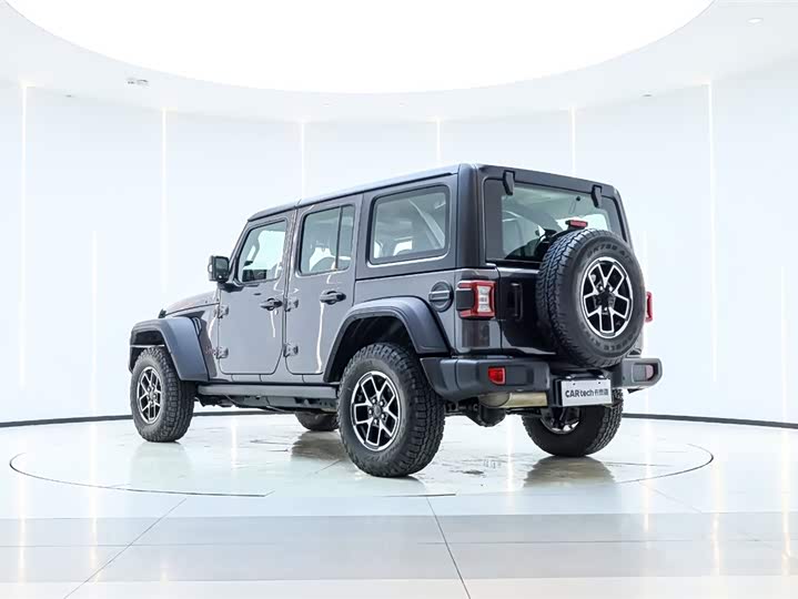 Jeep Wrangler 2024 2024款 2.0T 罗宾汉四门版