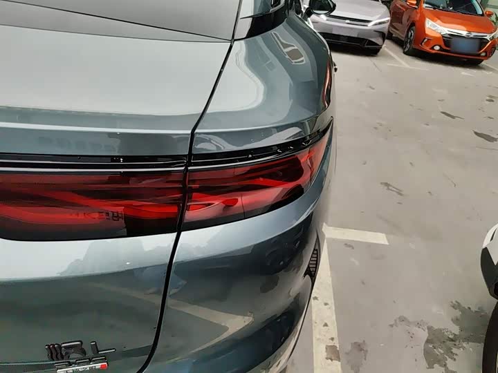 BYD Han L 2025 2025款 DM-p 四驱激光雷达旗舰型