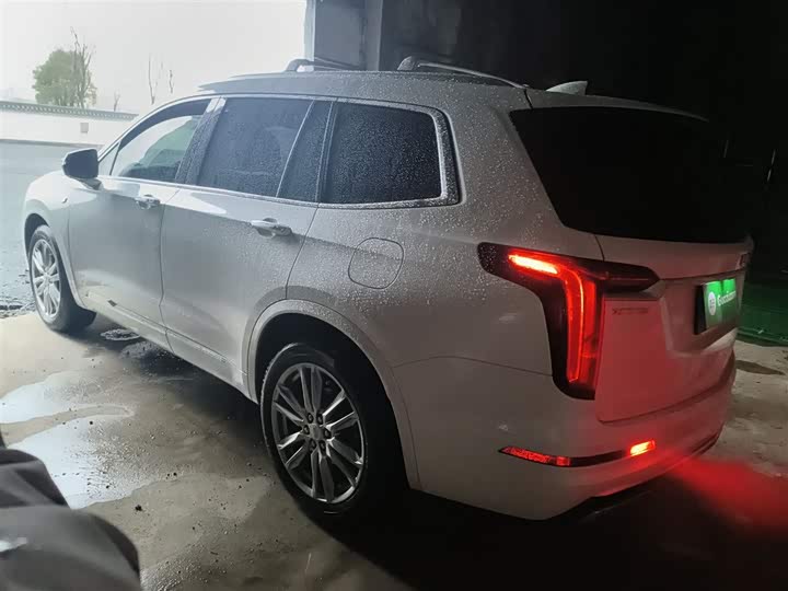 Cadillac XT6 2022 2022款 2.0T 七座两驱豪华型