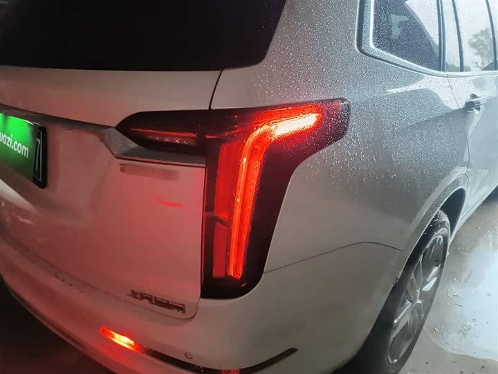 Cadillac XT6 2022 2022款 2.0T 七座两驱豪华型