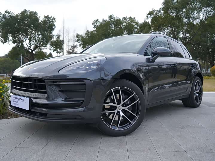 2025 Porsche Macan