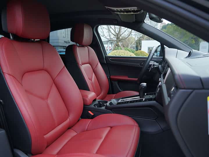 Porsche Macan 2025 2025款 Macan 2.0T 逐梦版