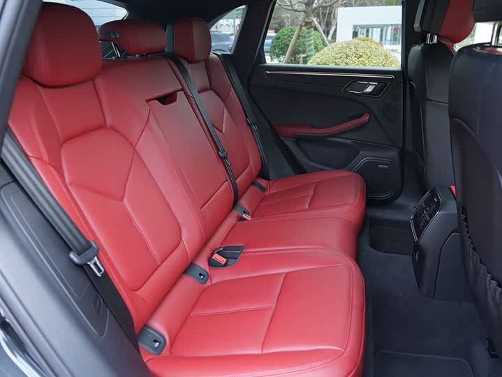 Porsche Macan 2025 2025款 Macan 2.0T 逐梦版