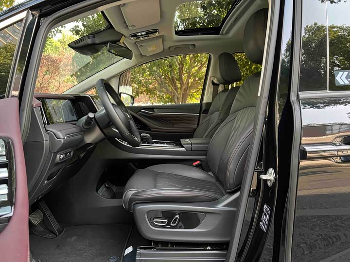 GAC Trumpchi M8 2024 2024款 大师系列 400T 尊贵版