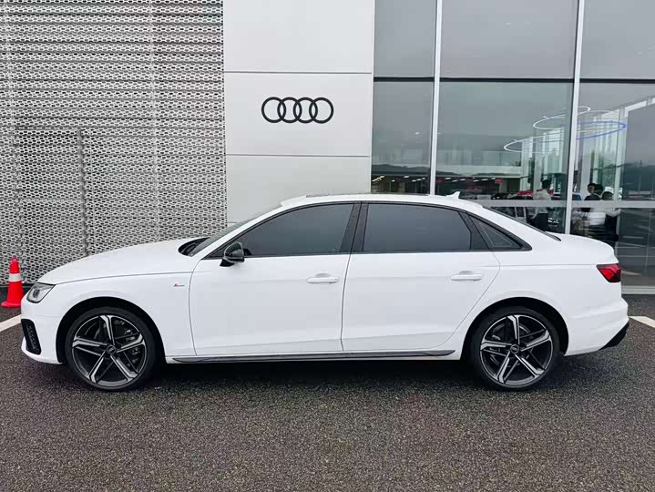 Audi A4L 2024 2024款 40 TFSI 豪华动感型