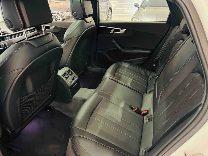 Audi A4L 2024 2024款 40 TFSI 豪华动感型