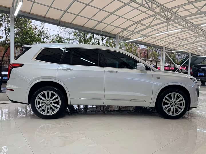 Cadillac XT6 2022 2022款 2.0T 六座四驱豪华型