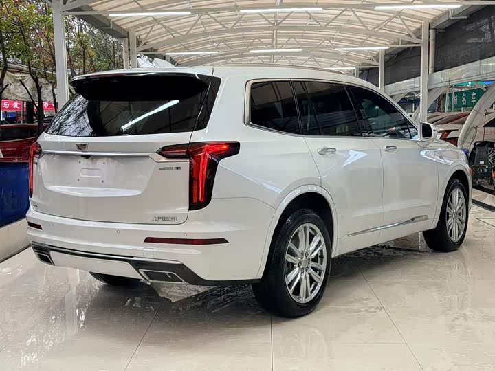 Cadillac XT6 2022 2022款 2.0T 六座四驱豪华型