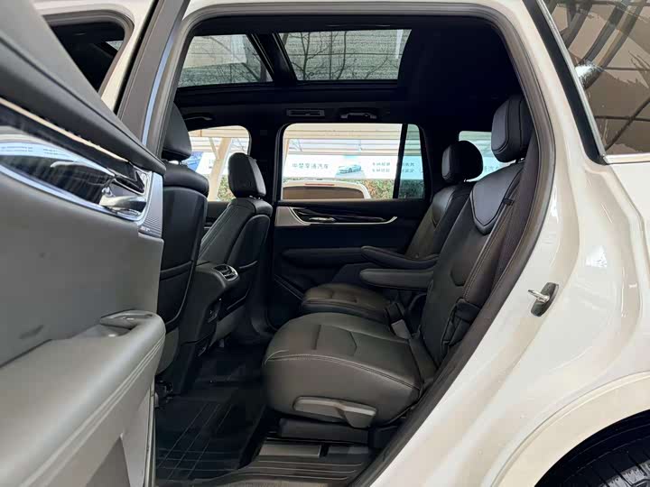 Cadillac XT6 2022 2022款 2.0T 六座四驱豪华型