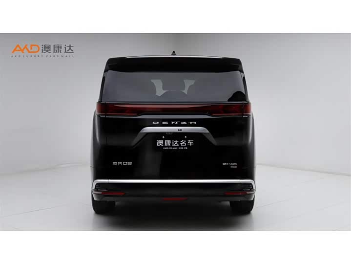 Denza D9 2025 2025款 DM-i 智驾版 1020 四驱旗舰型