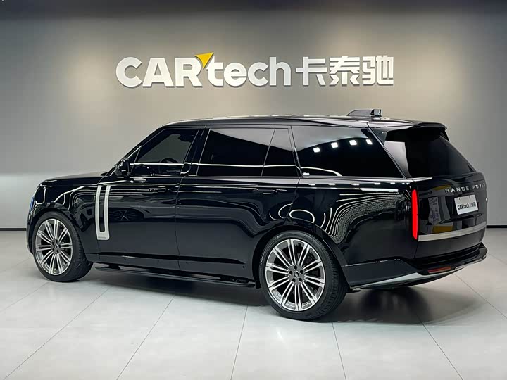 Land Rover Range Rover 2025 2025款 3.0 L6 400PS 典范加长版