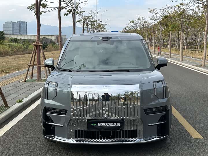 Zeekr 009 2024 2024款 六座行政版四驱 108kWh