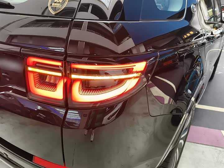 Land Rover Discovery Sport Hybrid 2024 2024款 1.5T P300e 插电式电动混合版