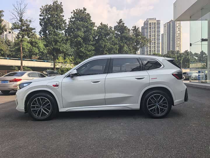 BMW iX1 2025 2025款 eDrive25L M运动套装