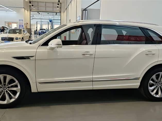 Bentley Bentayga 2024 2024款 4.0T V8 长轴距雅度版