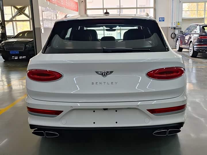 Bentley Bentayga 2024 2024款 4.0T V8 长轴距雅度版
