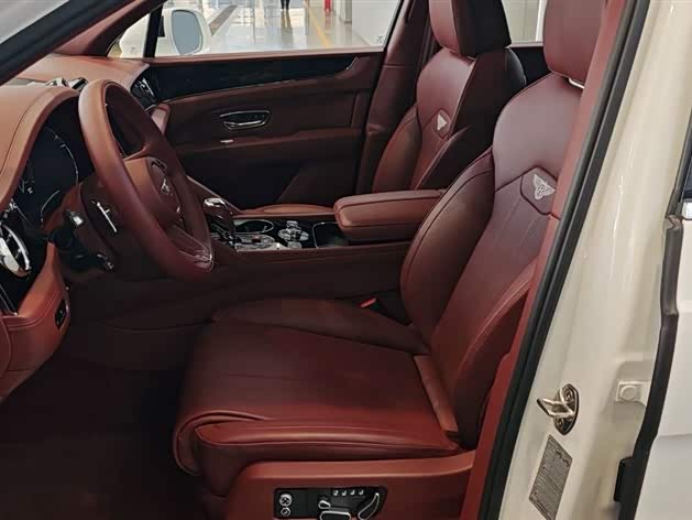 Bentley Bentayga 2024 2024款 4.0T V8 长轴距雅度版