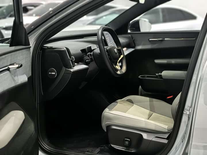 Volvo EX30 2025 2025款 后驱长续航版 Ultra