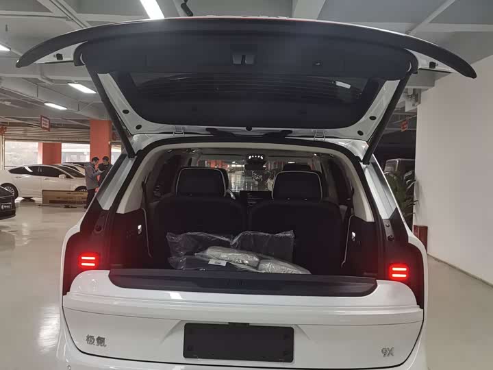 Zeekr 9X 2025 2025款 Hyper版 70kWh