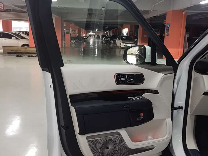 Zeekr 9X 2025 2025款 Hyper版 70kWh