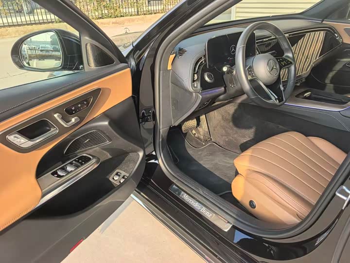 Mercedes-Benz E-Class Hybrid 2024 2024款 E 350 e L 插电式混合动力轿车