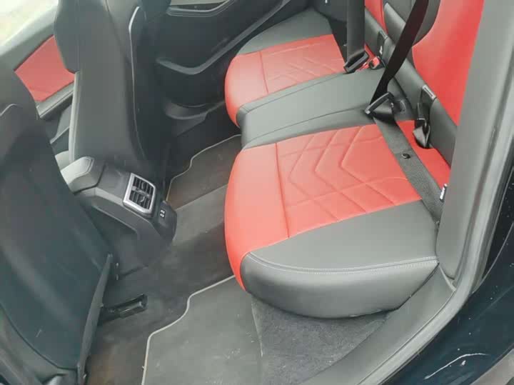 BMW 2 Series 2025 2025款 225L M运动曜夜套装