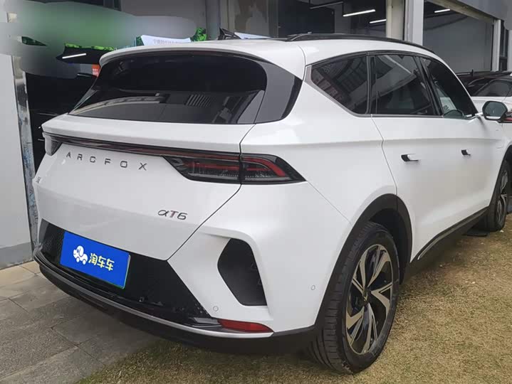 2025 BAIC Arcfox Alpha T6