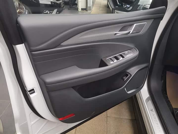 BAIC Arcfox Alpha T6 2025 2025款 688MAX 160kW