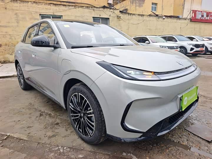 BAIC Arcfox T1 2025 2025款 425 PLUS