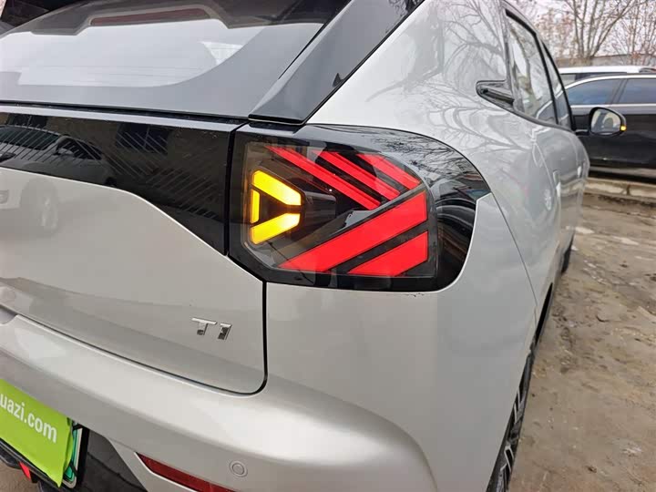 BAIC Arcfox T1 2025 2025款 425 PLUS