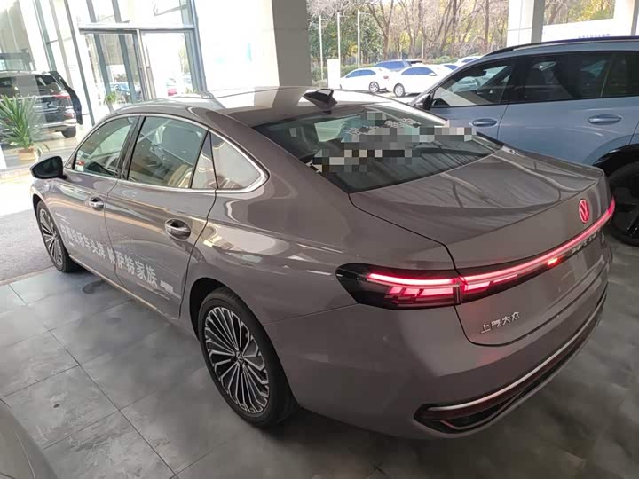 Volkswagen Passat 2025 2025款 Pro 380TSI 龙尊版