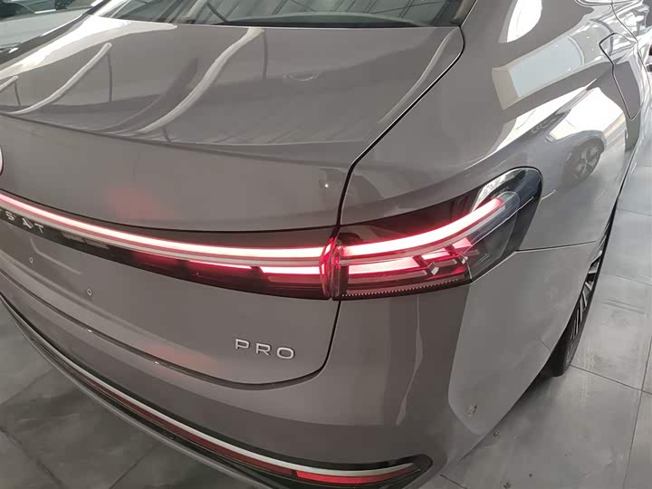 Volkswagen Passat 2025 2025款 Pro 380TSI 龙尊版