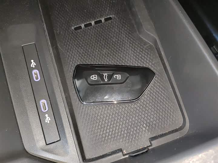 Volkswagen Passat 2025 2025款 Pro 380TSI 龙尊版