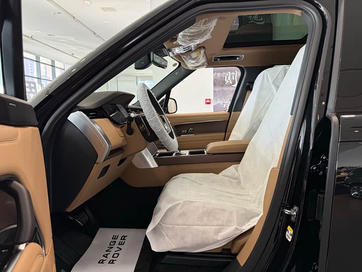 Land Rover Range Rover 2025 2025款 3.0 L6 400PS 盛世加长版