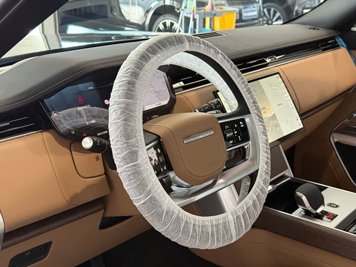 Land Rover Range Rover 2025 2025款 3.0 L6 400PS 盛世加长版