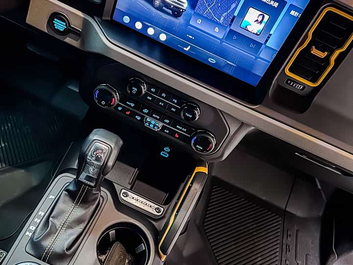 Ford Bronco 2024 2024款 2.3T 荒地