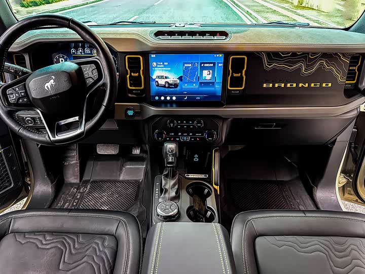 Ford Bronco 2024 2024款 2.3T 荒地