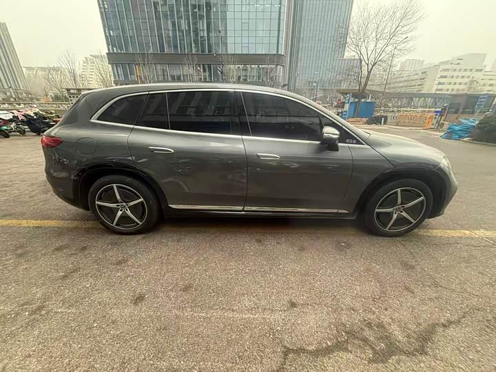 Mercedes-Benz EQS SUV 2023 2023款 450 4MATIC 先锋版