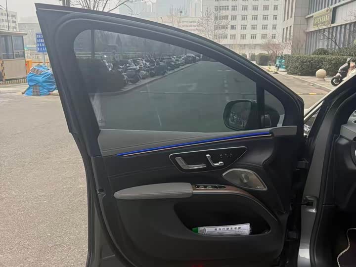 Mercedes-Benz EQS SUV 2023 2023款 450 4MATIC 先锋版