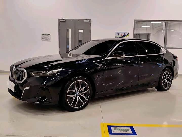 BMW i5 2024 2024款 eDrive 35L M运动套装