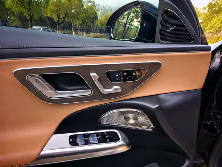 Mercedes-Benz E-Class 2025 2025款 E 300 L 时尚型