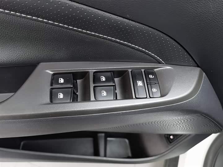 Maxus Euniq 5 2020 2020款 1.3T PLUG IN 精英版