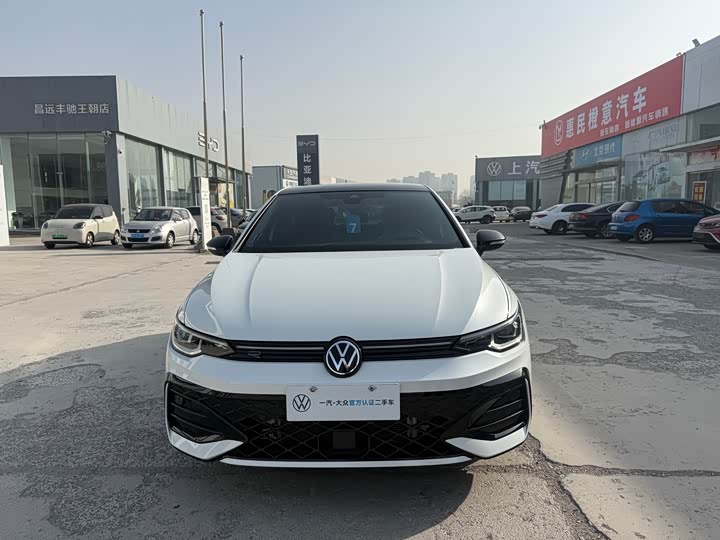 2025 Volkswagen Golf