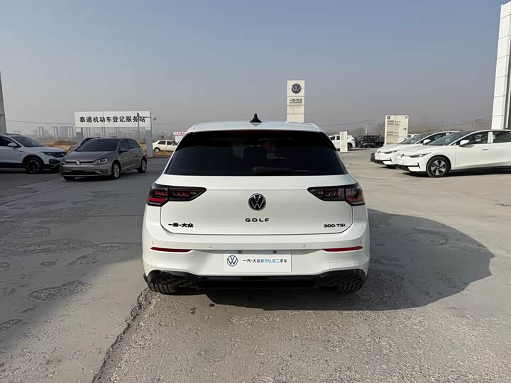 2025 Volkswagen Golf