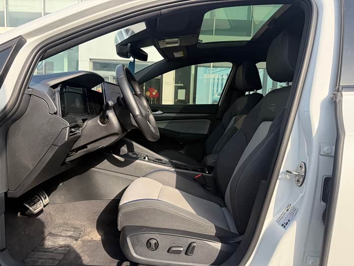 Volkswagen Golf 2025 2025款 300TSI R-Line