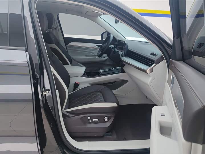 Volkswagen Tavendor 2023 2023款 380TSI 四驱R-Line巡游版