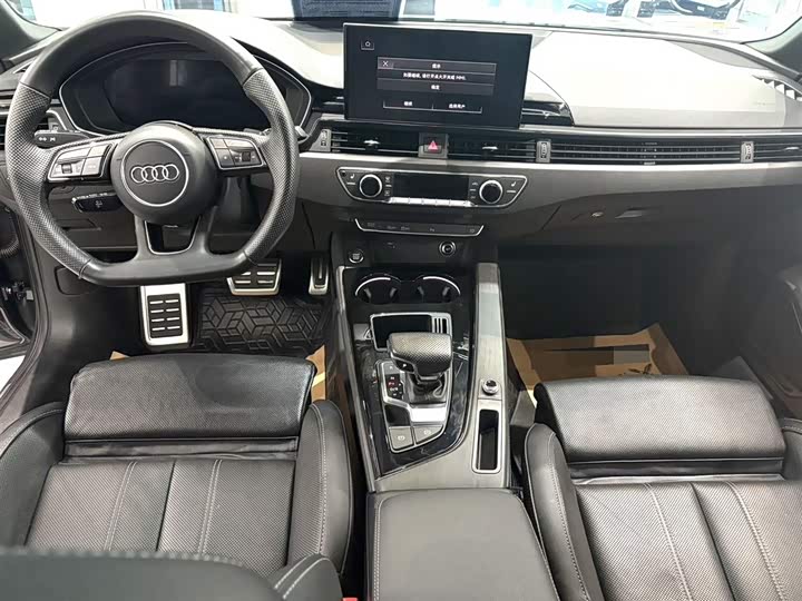 Audi A4L 2024 2024款 40 TFSI 豪华动感型