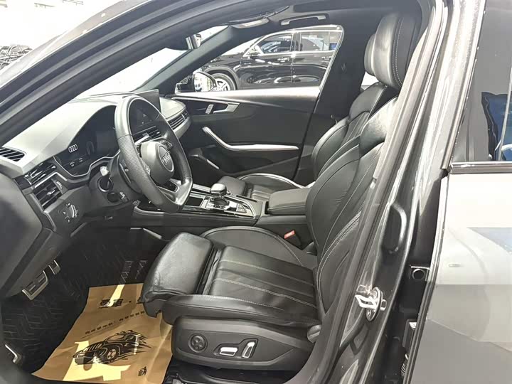 Audi A4L 2024 2024款 40 TFSI 豪华动感型