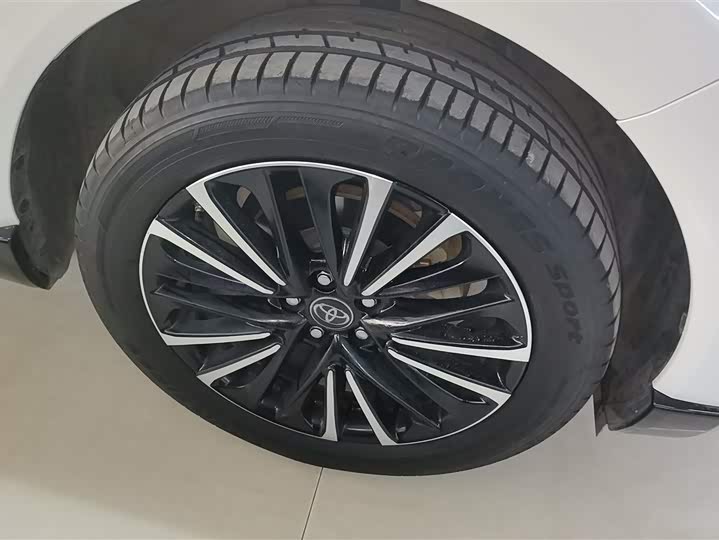 Toyota Venza 2023 2023款 2.0L CVT两驱尊贵版