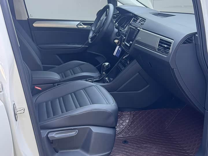 Volkswagen Touran L 2021 2021款 途安L 280TSI DSG舒适版 7座